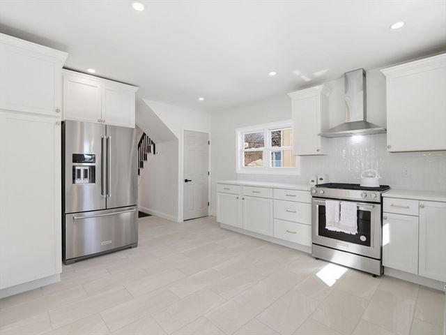 47 Hale St, Leominster, MA 01453