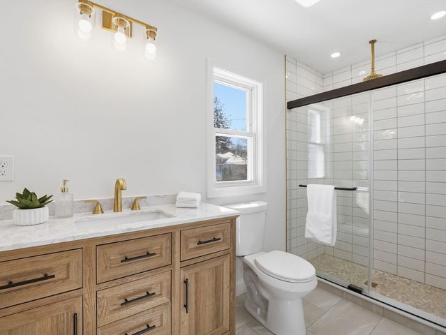 47 Hale St, Leominster, MA 01453