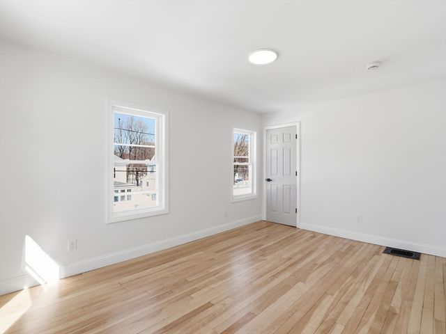 47 Hale St, Leominster, MA 01453