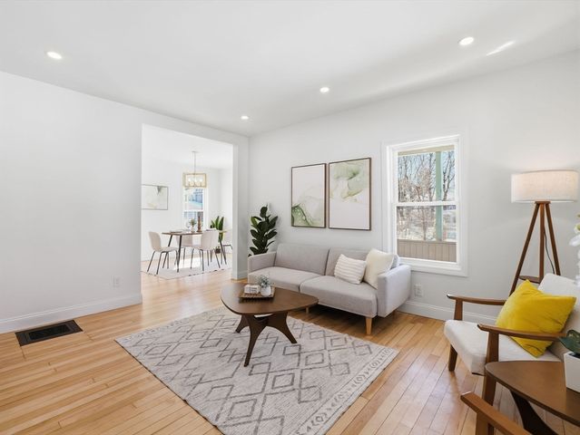 47 Hale St, Leominster, MA 01453