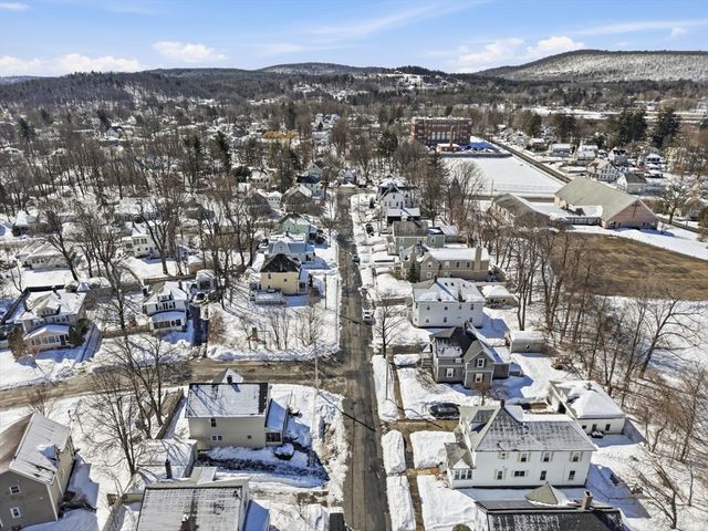 47 Hale St, Leominster, MA 01453