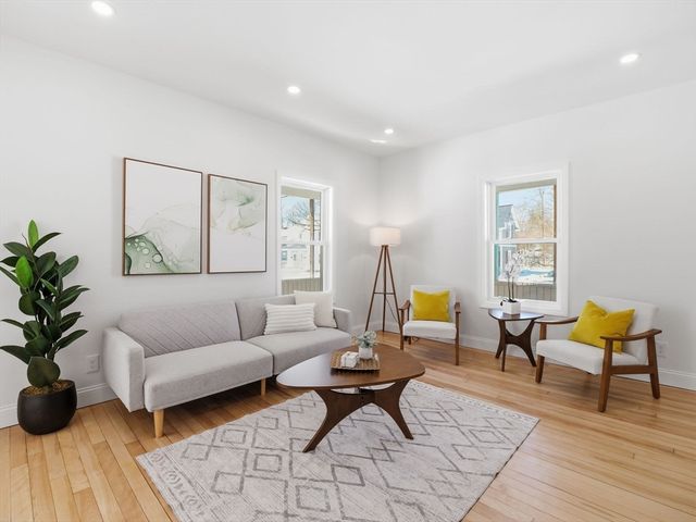 47 Hale St, Leominster, MA 01453