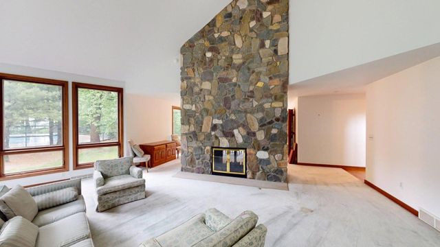 251 WOLF POINT Drive, Erie, PA 16505