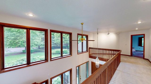 251 WOLF POINT Drive, Erie, PA 16505
