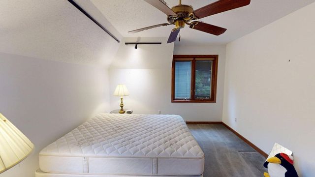 251 WOLF POINT Drive, Erie, PA 16505