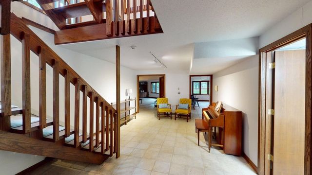 251 WOLF POINT Drive, Erie, PA 16505