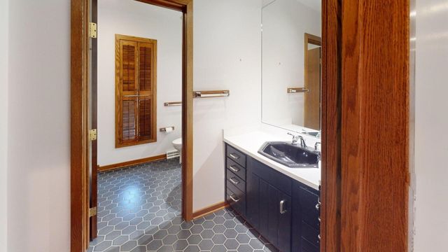 251 WOLF POINT Drive, Erie, PA 16505