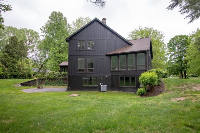 251 WOLF POINT Drive, Erie, PA 16505