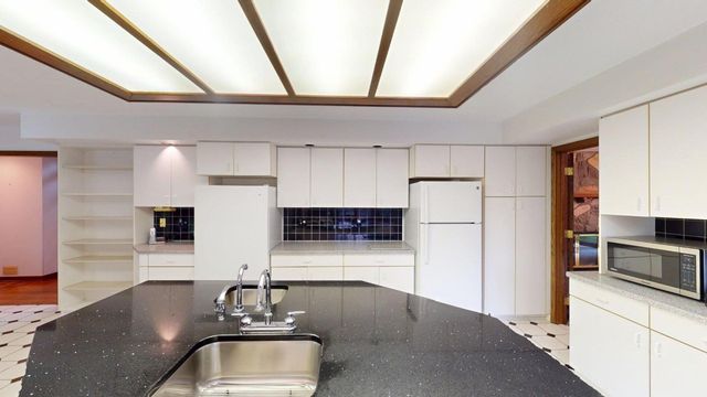 251 WOLF POINT Drive, Erie, PA 16505