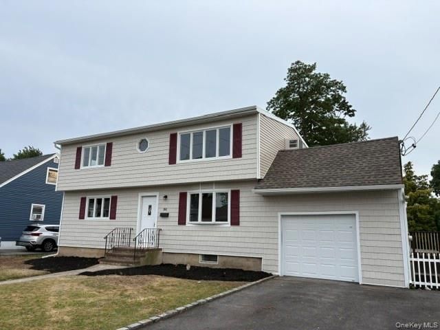 381 N Clinton Avenue, Lindenhurst, NY 11757