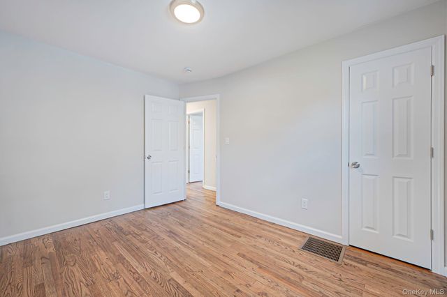 381 N Clinton Avenue, Lindenhurst, NY 11757