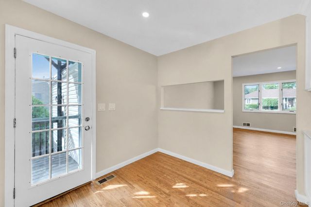 381 N Clinton Avenue, Lindenhurst, NY 11757