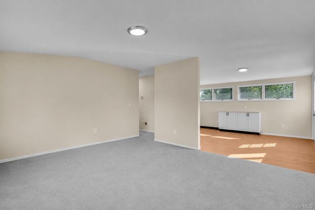 381 N Clinton Avenue, Lindenhurst, NY 11757