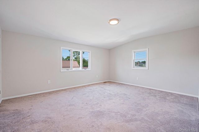 381 N Clinton Avenue, Lindenhurst, NY 11757