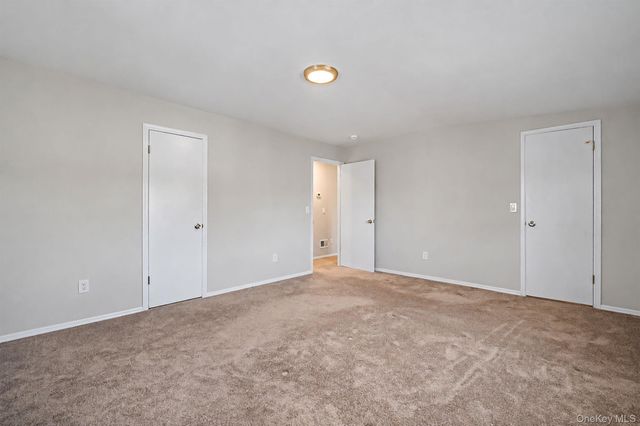 381 N Clinton Avenue, Lindenhurst, NY 11757