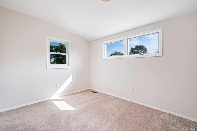381 N Clinton Avenue, Lindenhurst, NY 11757
