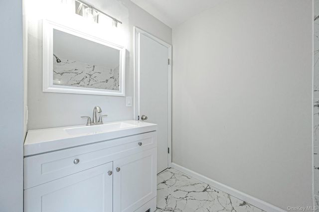 381 N Clinton Avenue, Lindenhurst, NY 11757