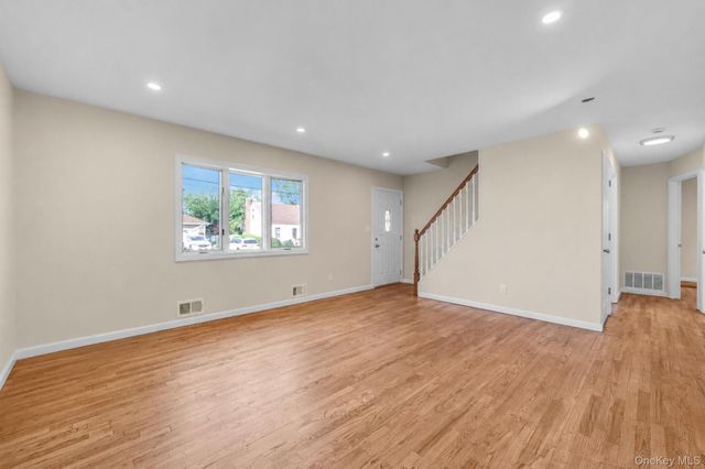 381 N Clinton Avenue, Lindenhurst, NY 11757