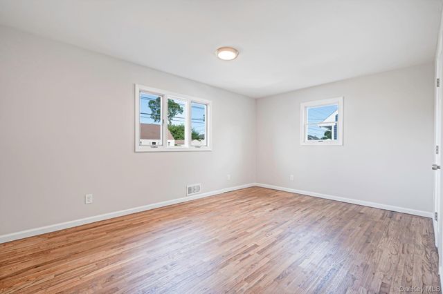381 N Clinton Avenue, Lindenhurst, NY 11757