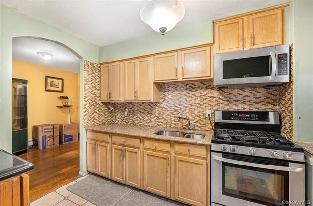 4227 Baychester Avenue, Bronx, NY 10466