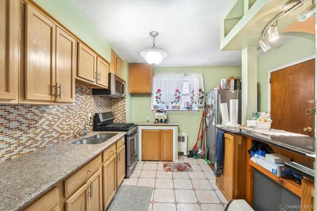 4227 Baychester Avenue, Bronx, NY 10466