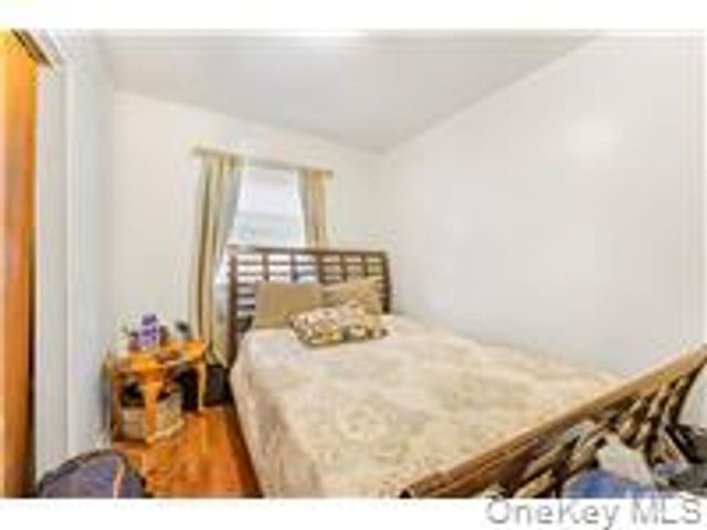 4227 Baychester Avenue, Bronx, NY 10466