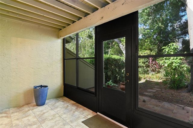 1933 SAINT ANDREWS PLACE 1933, Longwood, FL 32779