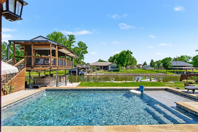 3801 Quail Run, Granbury, TX 76049