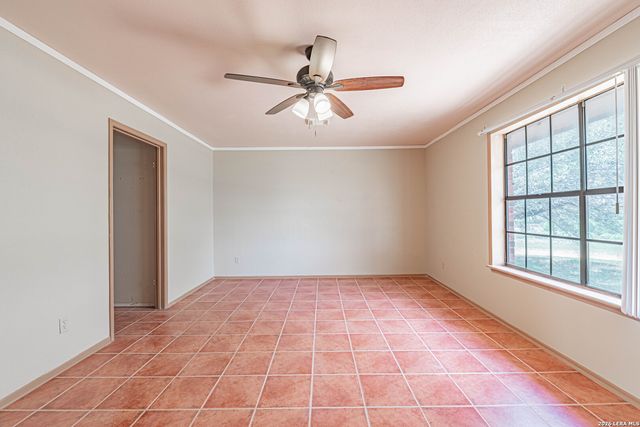 1271 County Road 119, Floresville, TX 78114