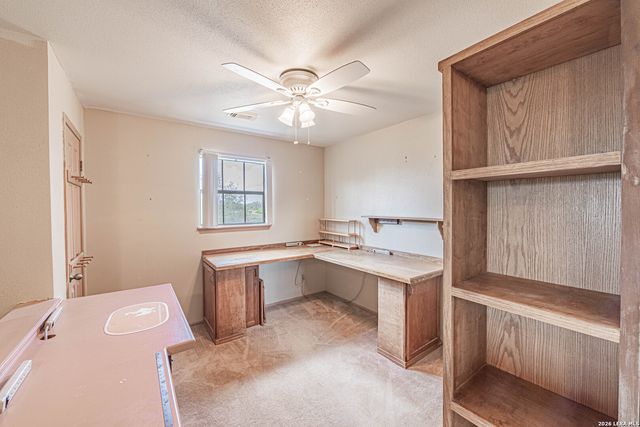 1271 County Road 119, Floresville, TX 78114