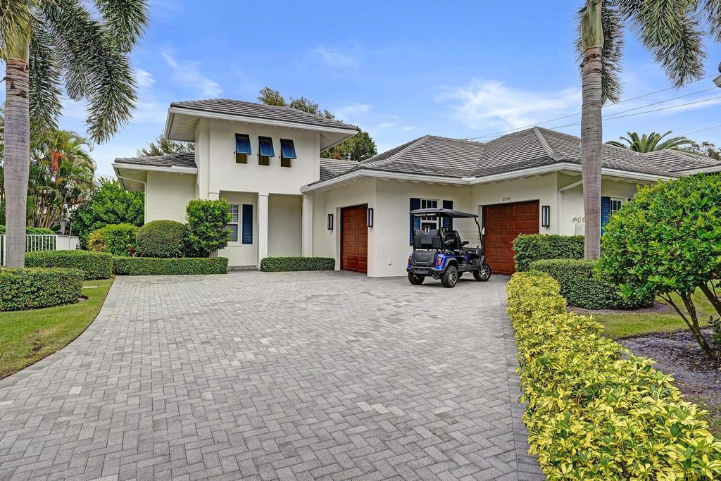 2590 Estates Drive, North Palm Beach, FL 33410