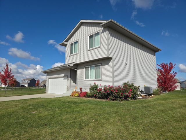 2812 NW 23rd Street, Ankeny, IA 50023