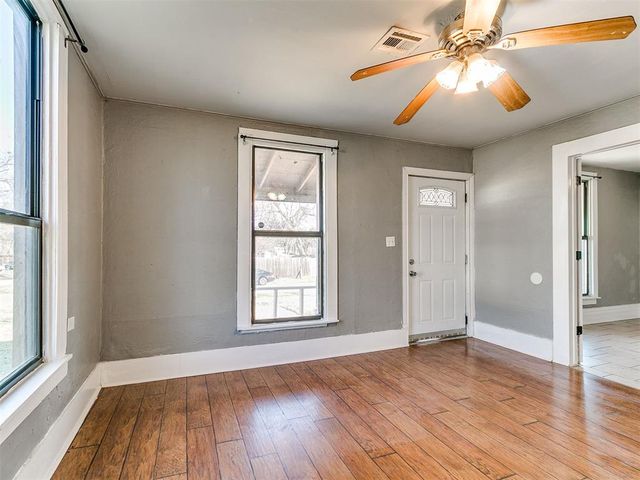 521 N 11th Street, Guthrie, OK 73044