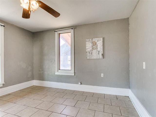 521 N 11th Street, Guthrie, OK 73044