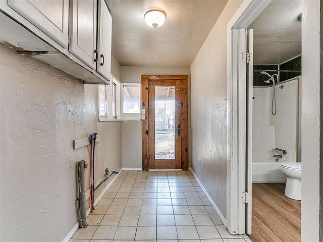 521 N 11th Street, Guthrie, OK 73044