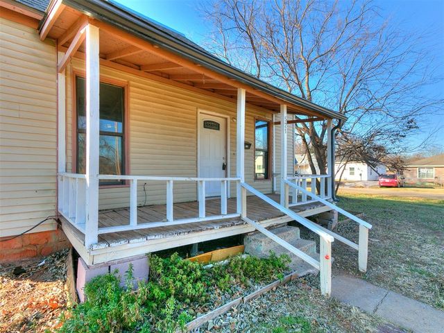 521 N 11th Street, Guthrie, OK 73044