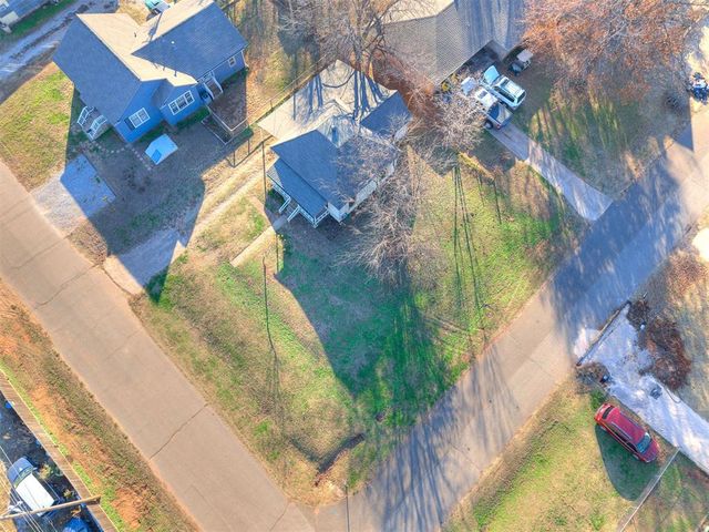 521 N 11th Street, Guthrie, OK 73044