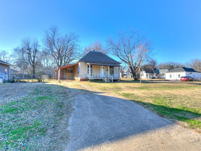 521 N 11th Street, Guthrie, OK 73044