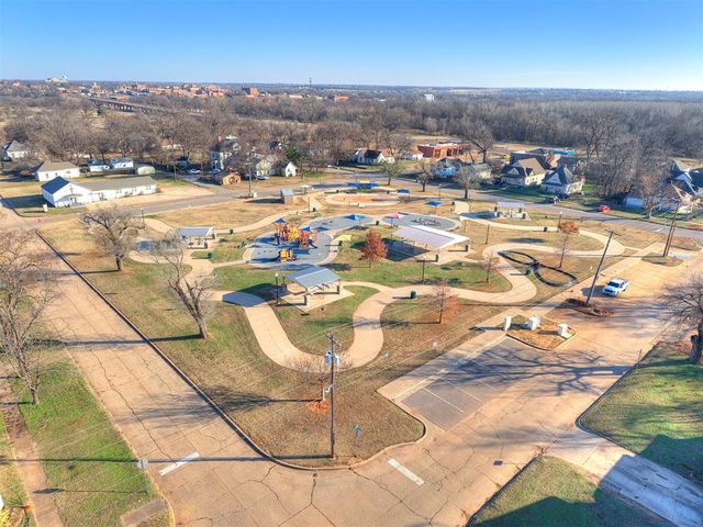 521 N 11th Street, Guthrie, OK 73044