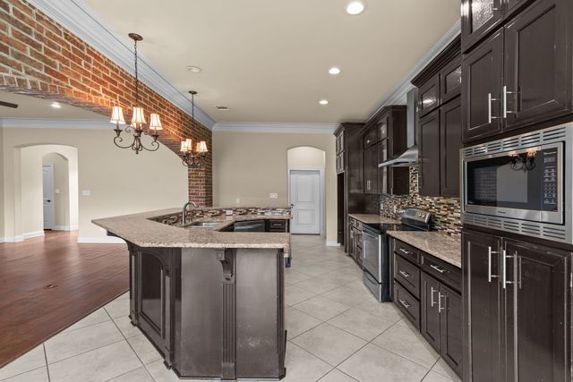 609 Parlange Circle, Shreveport, LA 71115