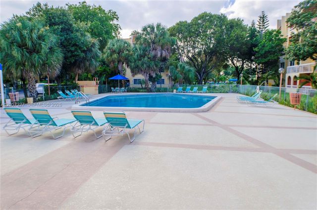 7730 Camino Real F 406 F 406, Miami, FL 33143