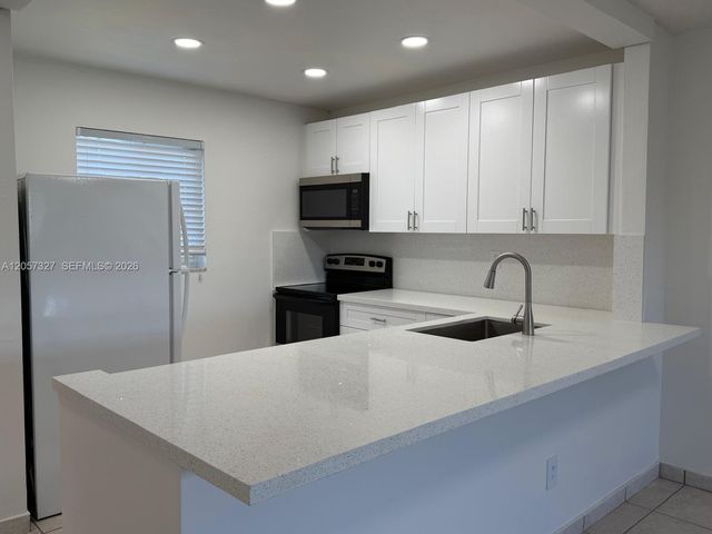 7730 Camino Real F 406 F 406, Miami, FL 33143