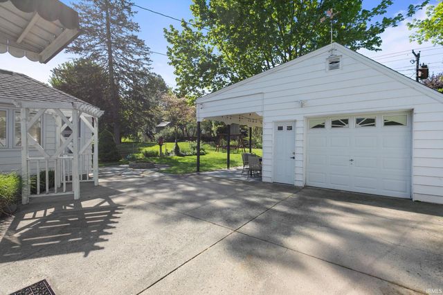 1522 E Ewing Avenue, South Bend, IN 46613