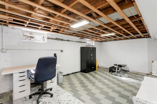 1522 E Ewing Avenue, South Bend, IN 46613
