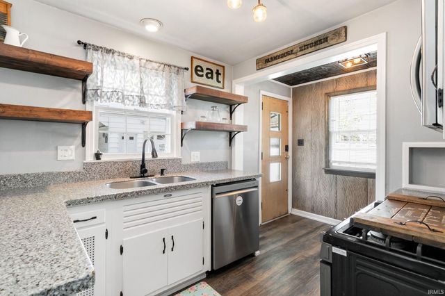 1522 E Ewing Avenue, South Bend, IN 46613