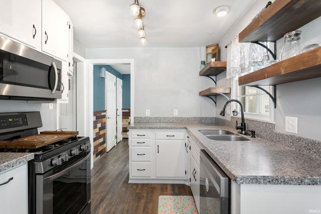 1522 E Ewing Avenue, South Bend, IN 46613