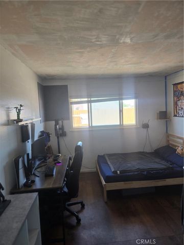 16211 Encina, Victorville, CA 92395