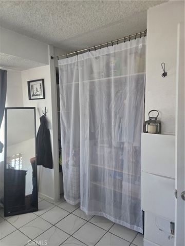 16211 Encina, Victorville, CA 92395