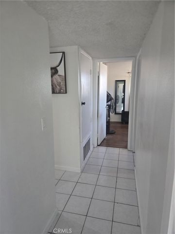16211 Encina, Victorville, CA 92395