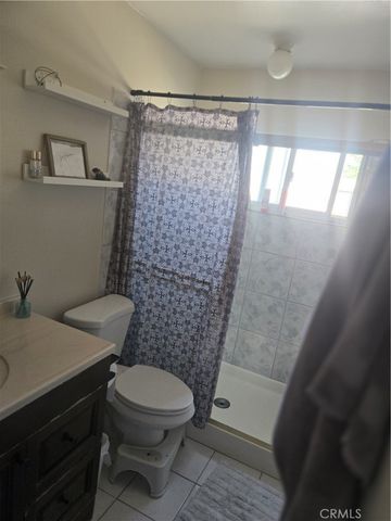 16211 Encina, Victorville, CA 92395